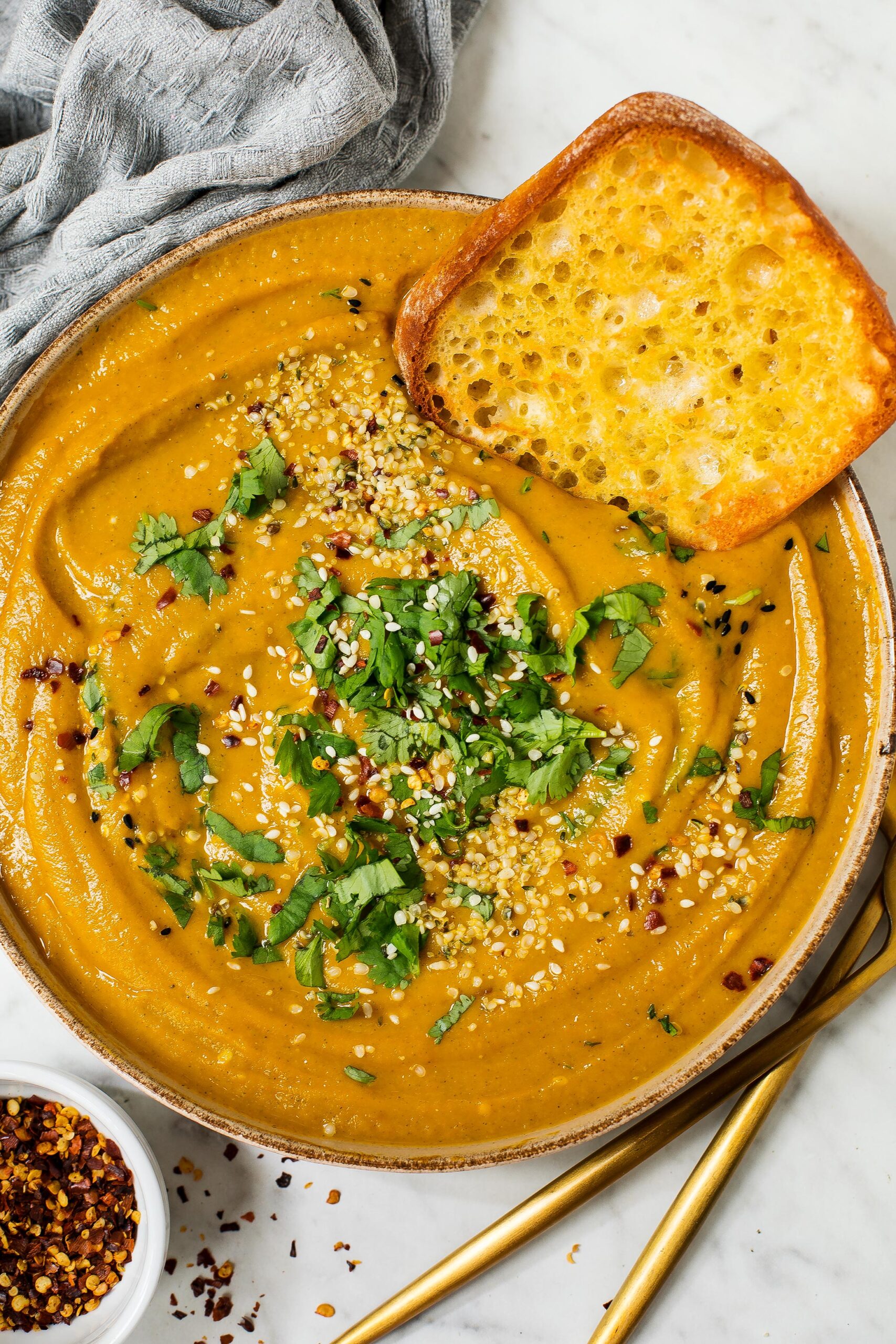 HEALTHY NO CREAM CREAMY ZUCCHINI SOUP - CookVegetarian